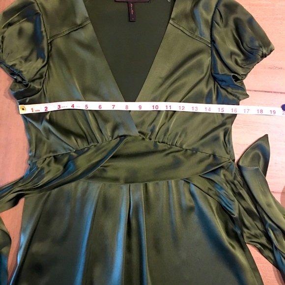 🍁 5/$40. BCBGMaxAzria Silk Emerald Green Blouse - Picture 7 of 8